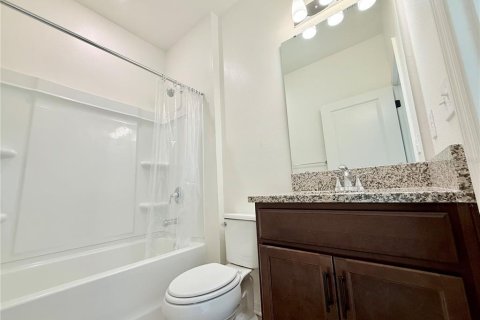 Villa ou maison à louer à Parrish, Floride: 5 chambres, 237.55 m2 № 2092704 - photo 9