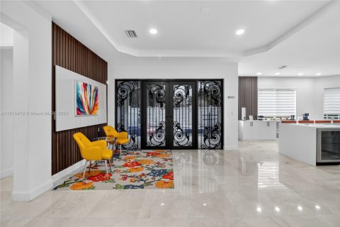 Villa ou maison à vendre à Miami, Floride: 5 chambres, 313.17 m2 № 2054355 - photo 15