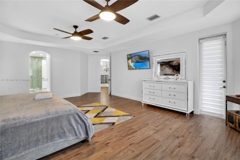 Villa ou maison à vendre à Miami, Floride: 5 chambres, 313.17 m2 № 2054355 - photo 28