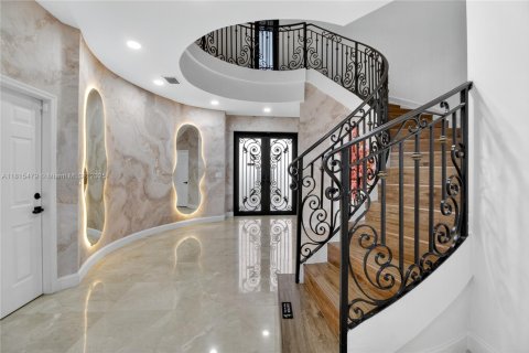 Villa ou maison à vendre à Miami, Floride: 5 chambres, 313.17 m2 № 2054355 - photo 7