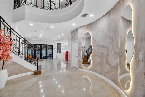 Villa ou maison à vendre à Miami, Floride: 5 chambres, 313.17 m2 № 2054355 - photo 6