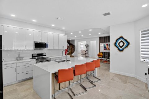 Villa ou maison à vendre à Miami, Floride: 5 chambres, 313.17 m2 № 2054355 - photo 18