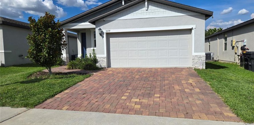 House in Davenport, Florida 3 bedrooms, 137.87 sq.m. № 1792021
