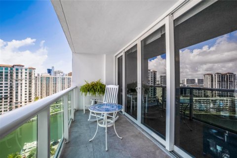 Condominio en venta en Sunny Isles Beach, Florida, 1 dormitorio, 92.07 m2 № 1697517 - foto 30