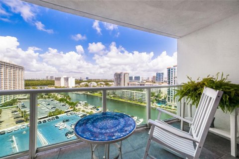 Condominio en venta en Sunny Isles Beach, Florida, 1 dormitorio, 92.07 m2 № 1697517 - foto 29