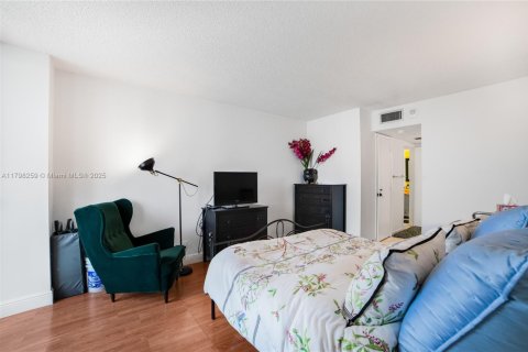 Condominio en venta en Sunny Isles Beach, Florida, 1 dormitorio, 92.07 m2 № 1697517 - foto 28