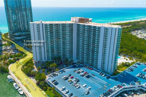 Condominio en venta en Sunny Isles Beach, Florida, 1 dormitorio, 92.07 m2 № 1697517 - foto 1