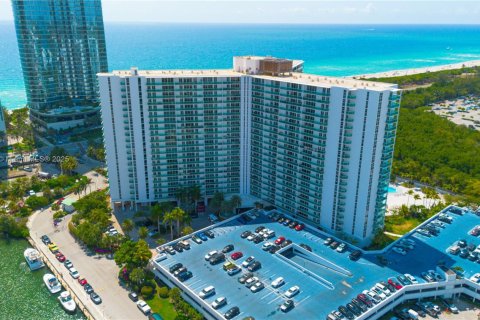Condominio en venta en Sunny Isles Beach, Florida, 1 dormitorio, 92.07 m2 № 1697517 - foto 5