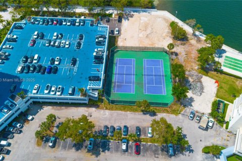 Condominio en venta en Sunny Isles Beach, Florida, 1 dormitorio, 92.07 m2 № 1697517 - foto 6