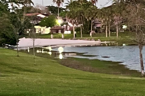 Casa en alquiler en Miami, Florida, 3 dormitorios, 145.58 m2 № 2073488 - foto 19
