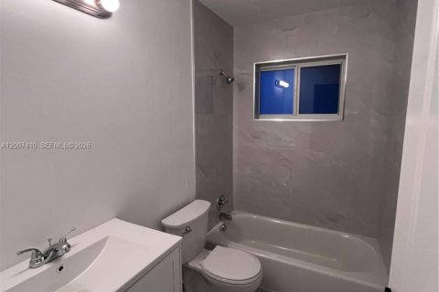 Casa en alquiler en Miami, Florida, 3 dormitorios, 145.58 m2 № 2073488 - foto 8