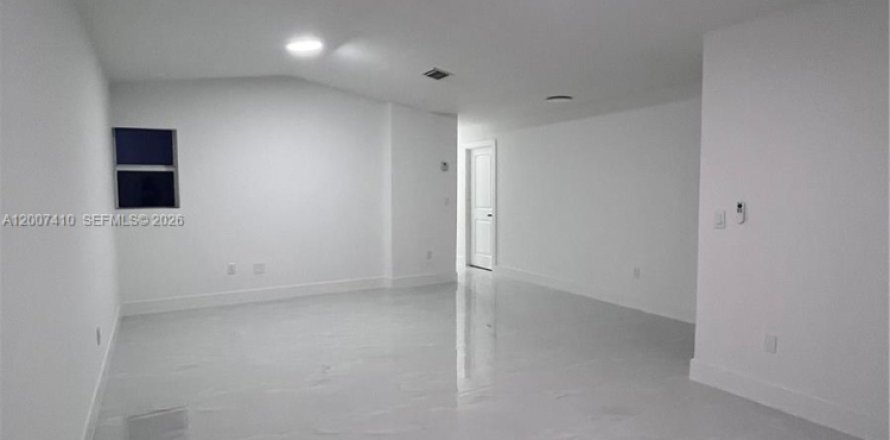Casa en Miami, Florida 3 dormitorios, 145.58 m2 № 2073488