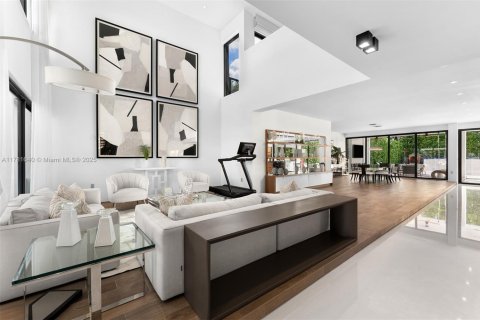 House in Miami, Florida 4 bedrooms, 395.67 sq.m. № 1958495 - photo 4