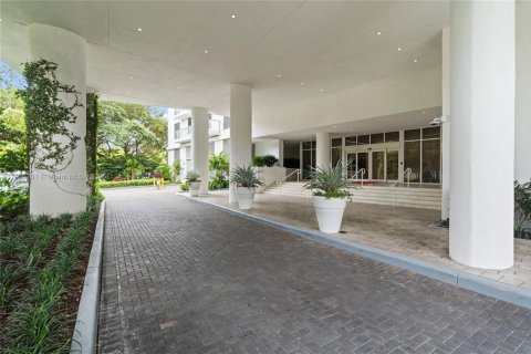 Condo in Miami, Florida, 2 bedrooms  № 1956872 - photo 30