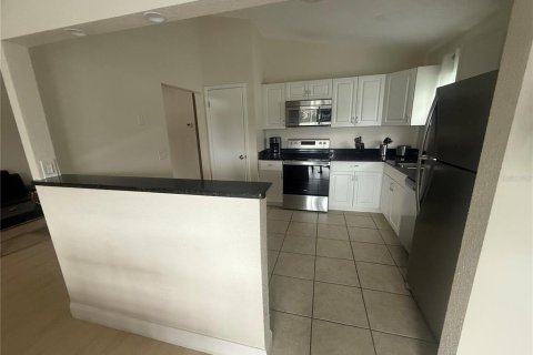 Casa en alquiler en Kissimmee, Florida, 2 dormitorios, 123.56 m2 № 1912919 - foto 3