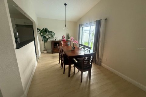 Casa en alquiler en Kissimmee, Florida, 2 dormitorios, 123.56 m2 № 1912919 - foto 5