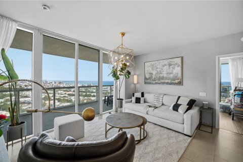 Condo in Miami Beach, Florida, 2 bedrooms  № 2053097 - photo 15