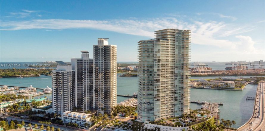 Condo in Miami Beach, Florida, 2 bedrooms  № 2053097