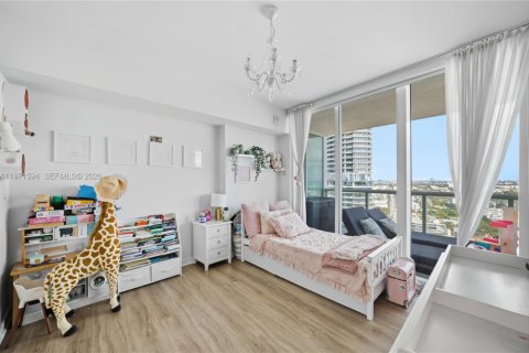 Condo in Miami Beach, Florida, 2 bedrooms  № 2053097 - photo 21