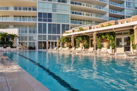 Condo in Miami Beach, Florida, 2 bedrooms  № 2053097 - photo 30