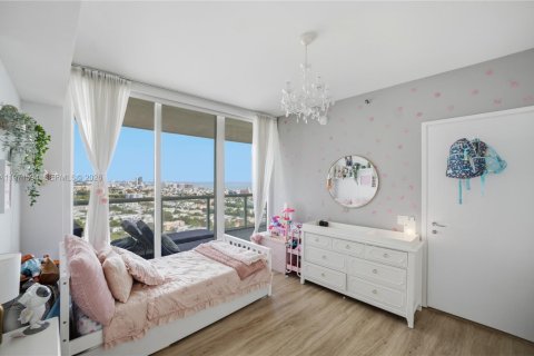 Condo in Miami Beach, Florida, 2 bedrooms  № 2053097 - photo 22
