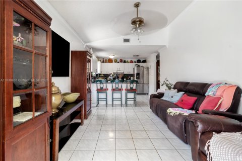 Casa en venta en Miami, Florida, 3 dormitorios, 154.59 m2 № 1806304 - foto 12