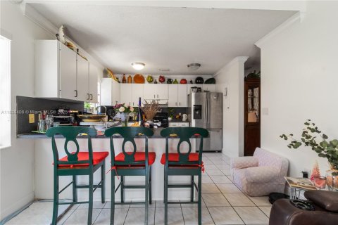 Casa en venta en Miami, Florida, 3 dormitorios, 154.59 m2 № 1806304 - foto 11