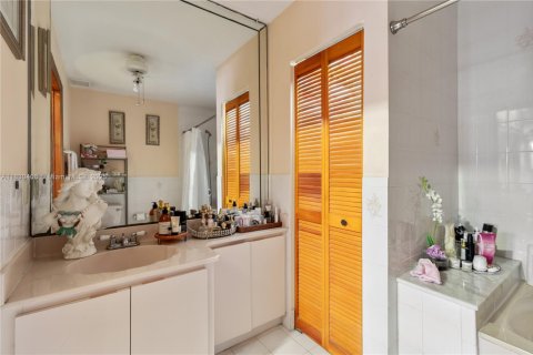 Casa en venta en Miami, Florida, 3 dormitorios, 154.59 m2 № 1806304 - foto 17