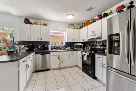 Casa en venta en Miami, Florida, 3 dormitorios, 154.59 m2 № 1806304 - foto 9