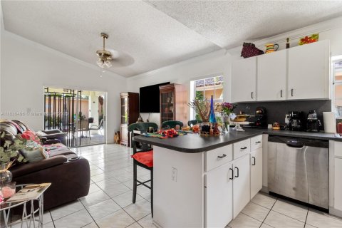 Casa en venta en Miami, Florida, 3 dormitorios, 154.59 m2 № 1806304 - foto 10