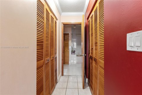 Casa en venta en Miami, Florida, 3 dormitorios, 154.59 m2 № 1806304 - foto 20