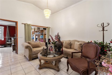 Casa en venta en Miami, Florida, 3 dormitorios, 154.59 m2 № 1806304 - foto 6