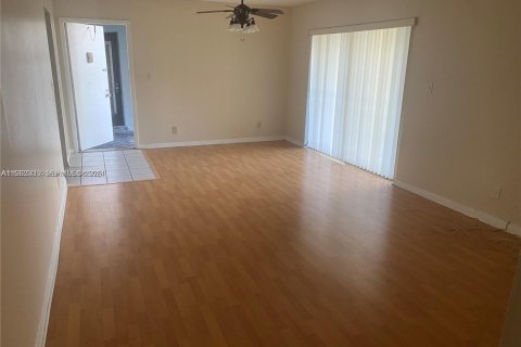 Copropriété à louer à Margate, Floride: 1 chambre, 68.56 m2 № 2024704 - photo 4