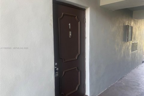 Copropriété à louer à Margate, Floride: 1 chambre, 68.56 m2 № 2024704 - photo 2