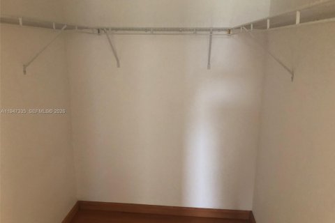 Снять в аренду кондоминиум в Майами, Флорида 2 спальни, 111.48м2, № 2003526 - фото 26