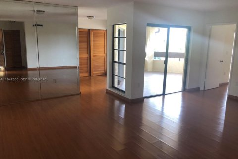 Снять в аренду кондоминиум в Майами, Флорида 2 спальни, 111.48м2, № 2003526 - фото 3