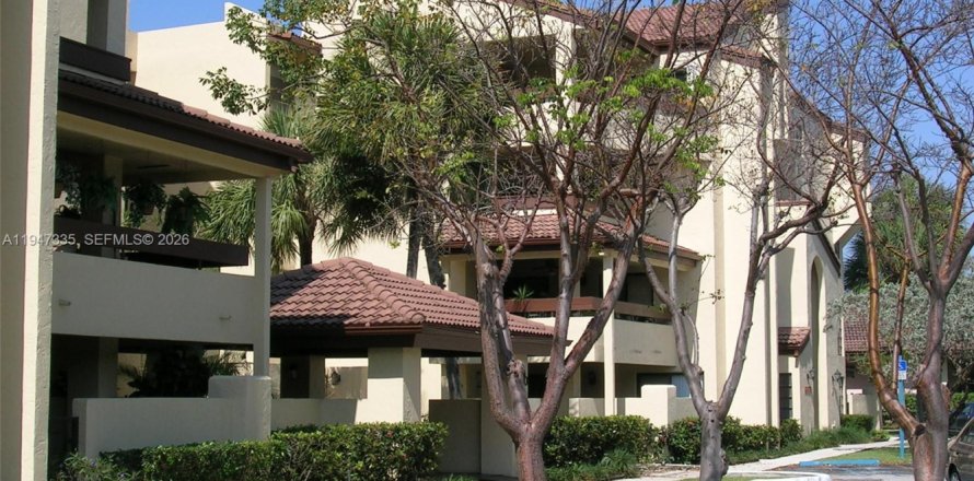 Кондоминиум с 2 спальнями в Майами, Флорида № 2003526