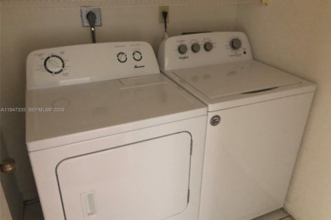 Снять в аренду кондоминиум в Майами, Флорида 2 спальни, 111.48м2, № 2003526 - фото 12