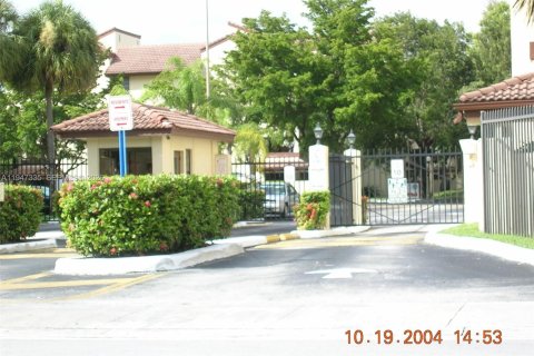 Снять в аренду кондоминиум в Майами, Флорида 2 спальни, 111.48м2, № 2003526 - фото 14