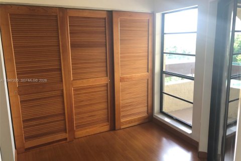 Снять в аренду кондоминиум в Майами, Флорида 2 спальни, 111.48м2, № 2003526 - фото 21