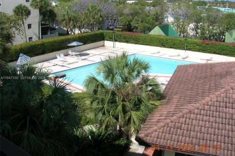 Снять в аренду кондоминиум в Майами, Флорида 2 спальни, 111.48м2, № 2003526 - фото 29