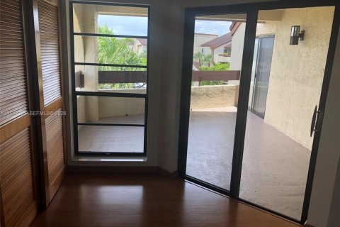 Снять в аренду кондоминиум в Майами, Флорида 2 спальни, 111.48м2, № 2003526 - фото 22