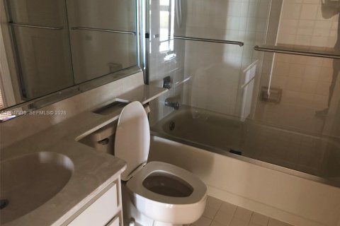 Снять в аренду кондоминиум в Майами, Флорида 2 спальни, 111.48м2, № 2003526 - фото 8