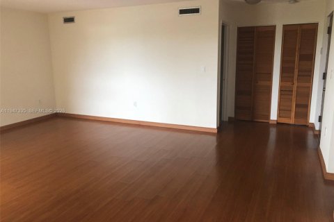 Снять в аренду кондоминиум в Майами, Флорида 2 спальни, 111.48м2, № 2003526 - фото 24