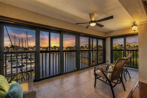 Condominio en Punta Gorda, Florida, 2 dormitorios  № 2093176