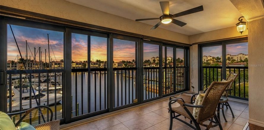 Condominio en Punta Gorda, Florida, 2 dormitorios № 2093176