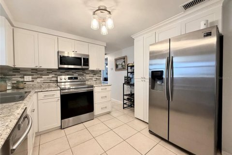 House in Holiday, Florida 3 bedrooms, 88.81 sq.m. № 1789755 - photo 6