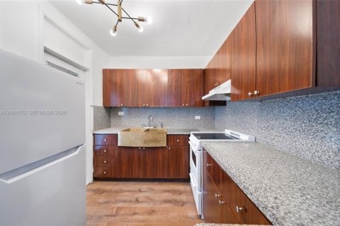 Condo in Miami Beach, Florida, 1 bedroom  № 2068398