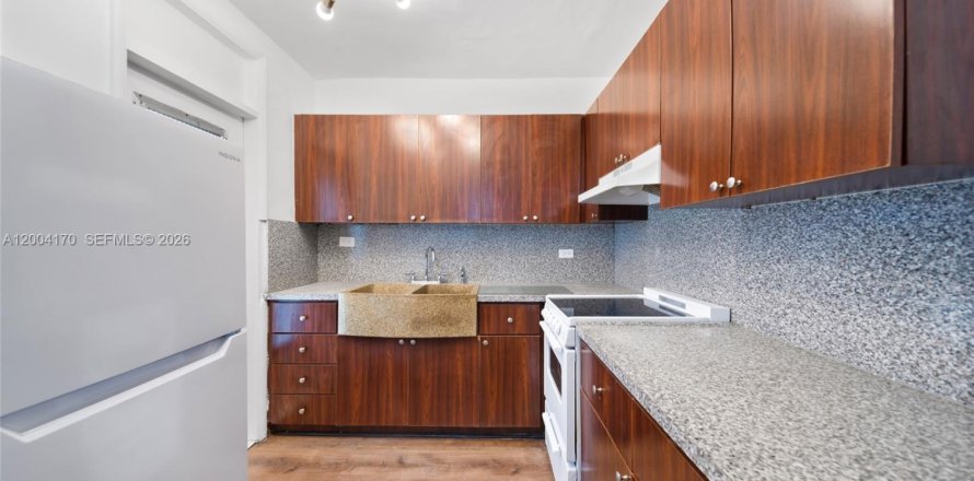 Condo in Miami Beach, Florida, 1 bedroom  № 2068398