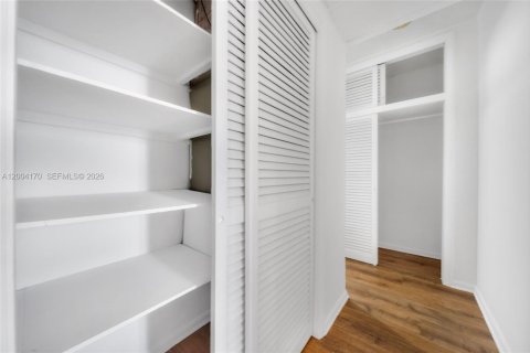 Condo in Miami Beach, Florida, 1 bedroom  № 2068398 - photo 20